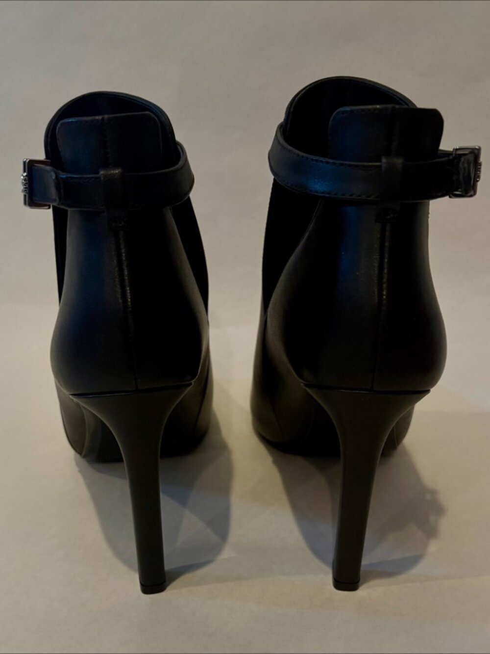 Michael Kors Lawson Black Leather Open-Toe Ankle Boot Size 9 - Picture 4 of 7